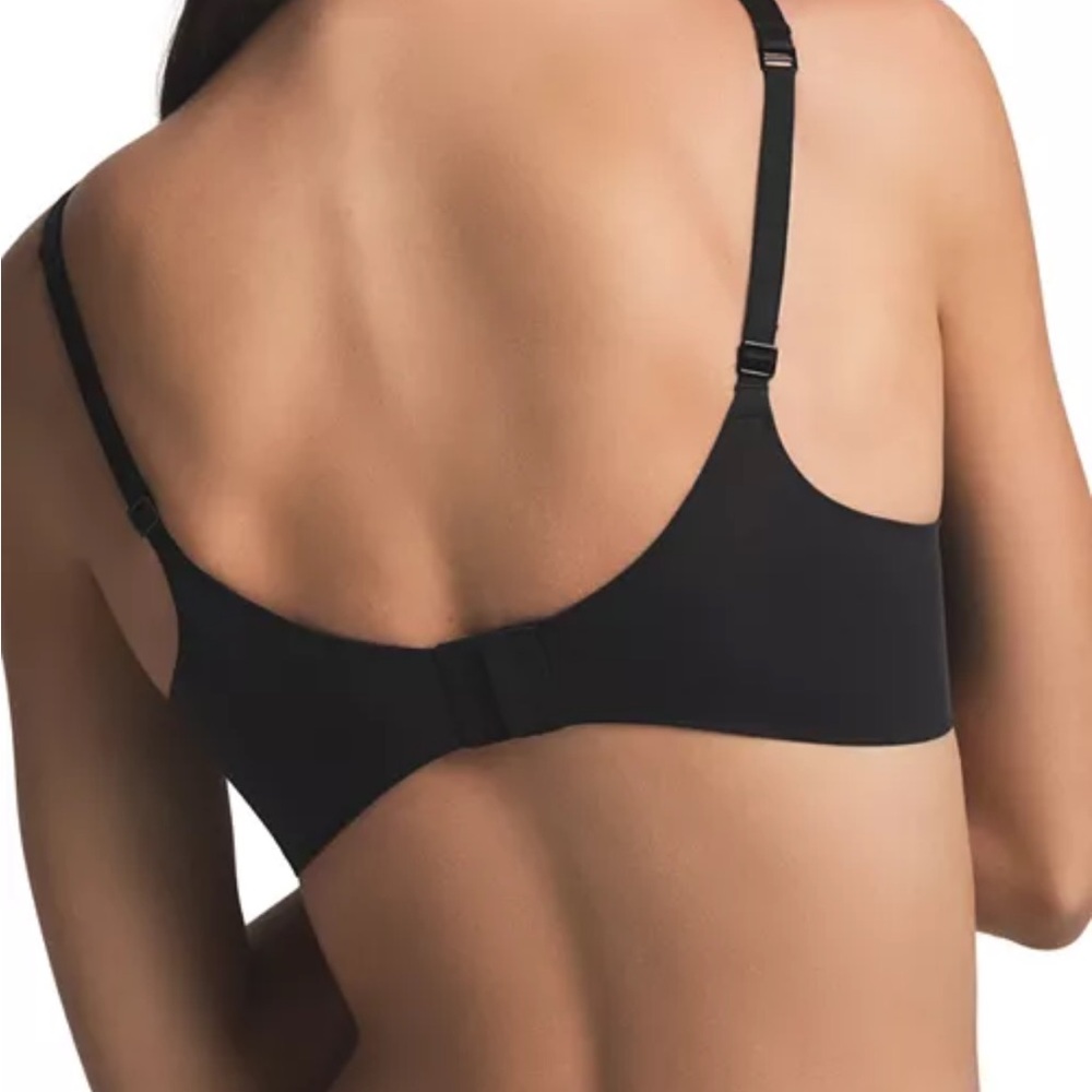 SKIMS Ultimate Push Up Plunge bra - Picture 2 of 4